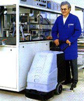 Schrub44.jpg (14974 Byte)