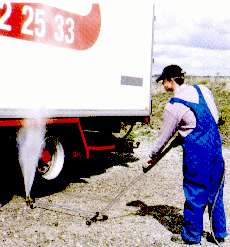 unterbodenreiniger.jpg (12110 Byte)